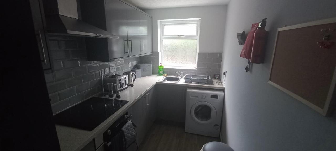 6-Min Walk To New Cross Parking Long Stay Discounts 울버햄프턴 외부 사진