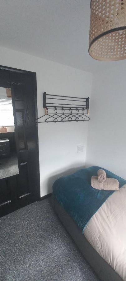 6-Min Walk To New Cross Parking Long Stay Discounts 울버햄프턴 외부 사진